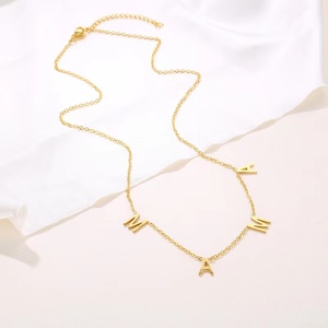 Collar de Acero Inoxidable Chapado en Oro de 18k con Colgante de Corazón - Product Image 4