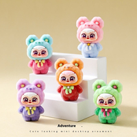 Vente en gros de figurines d'animaux miniatures de bureau, ours bébé debout en peluche floquée, mignonnes, style fantaisie science-fiction, et boîtes surprise tendance