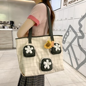 Large Capacity Canvas Tote Bag Women Checkered Pattern Daisy Print Shoulder Bag Fashionable Design Everyday Outfits Spring 2023 - Product Image 1