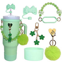 CZFIT ZZZ97 Ensemble d'accessoires : Cache-paille pour tasse, Housse de protection en silicone, Pompom, Porte-clés, Dragonne de poignée en perles