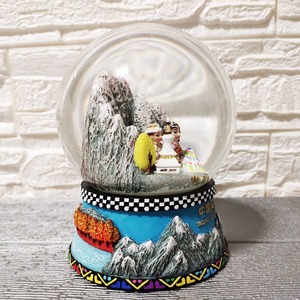 Globe d'eau de montagne enneigée Daocheng Yading, paysage du Tibet Xiannairi, souvenir de Chine, ornement paysager, cadeau de collection, décoration - Product Image 3