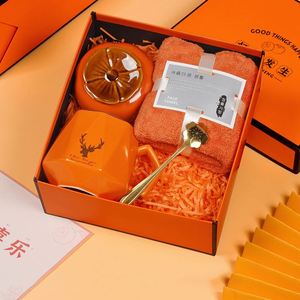 Juego de Toallas Térmicas Color Naranja con Caja de Regalo de Cerámica, Diseño Moderno para el Año Nuevo Chino - Product Image 6