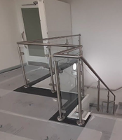 Poteau de balustrade en verre d'acier inoxydable de vente chaude de BNS avec des pinces