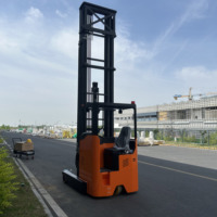 Chariot élévateur électrique à mât triple, capacité 2 tonnes, hauteur de levage 10,5m, 12m, 13,5m, batterie lithium 48V, déplaceur latéral pour caméra, type Reach Truck