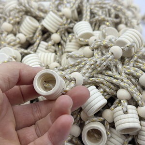 Bình xịt thơm ô tô bằng gỗ Lotus, dạng treo, nắp gỗ tròn, làm thơm không khí trong xe hơi - Product Image 3