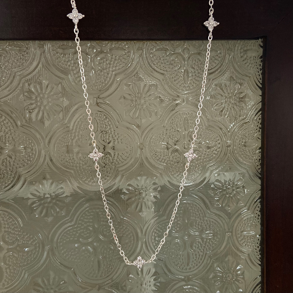 silver white clover zircon