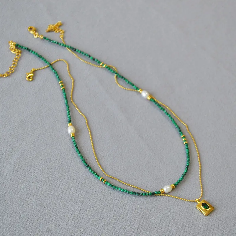 2024 New Vintage Malachite Beaded Choker Necklace Double Layers Gold Chain Emerald Pendant Necklace