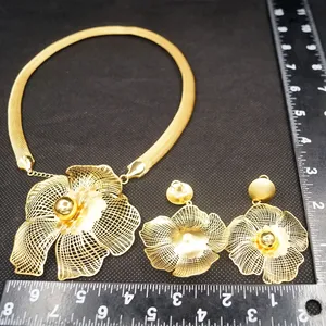 Yulaili بالجملة 18 قيراط دبي الذهب طقم مجوهرات حساسة أوراق على شكل الزفاف طقم مجوهرات s للمرأة الزفاف