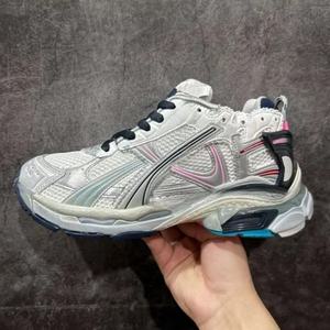 รองเท้าผ้าใบดีไซน์เนอร์คุณภาพสูง แบบผูกเชือก เหมาะสำหรับเดินเล่น กีฬา วิ่งแบบมีจังหวะ วัสดุตาข่าย ระบายอากาศได้ดี น้ำหนักเบา - Product Image 4