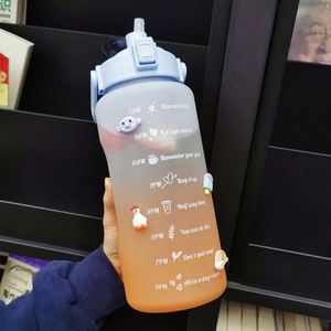 Botella de agua motivacional grande de 2L para gimnasio con marcador de tiempo, pajita, sin BPA, apertura con un clic, tapa abatible, antiderrame, de plástico. - Product Image 4