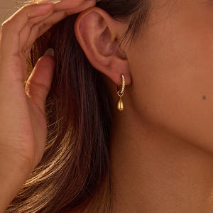 ต่างหูห่วงประดับเพชรซิคอนชุบทอง 18K สแตนเลสแฟชั่นขายส่งสุดฮิตสำหรับผู้หญิง - Product Image 1