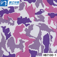Film de transfert d'eau camouflage violet et turquoise, flexible, facile à appliquer pour les casques et les accessoires de sac à dos, performance stable