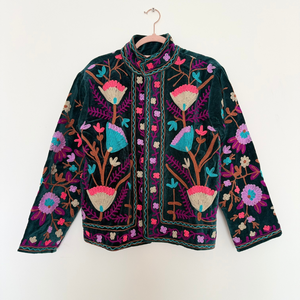 Chaqueta Acolchada para Mujer, Hecha a Mano en India, Estilo Sujani, Otoño-Invierno, Ecológica, 100% Algodón, con Bordado Floral y Botones - Product Image 4