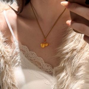 Collier pendentif gourde plaqué or 22 carats avec chaîne tressée, esthétique traditionnelle chinoise unique, de la fabrique de bijoux Dylam, pour femmes - Product Image 2