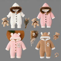 Nieuwe warme winterjumpsuit voor pasgeborenen, leren lopen leren, fluwelen dikke jumpsuit met lange mouwen voor jongens en meisjes, zachte pyjama