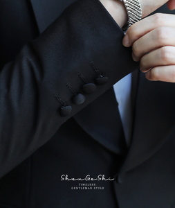 بدلة زفاف رجالية سوداء بصدر واحد وياقة شال ضيقة مكونة من قطعتين للعرسان - Product Image 4