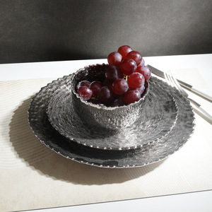 Hiện Đại Đơn Giản Matte Bạc Khay Tròn Cho Khách Sạn Nhà Wire-Rút Ra Tấm Gốm Bát Mạ Điện Bộ Đồ Ăn - Product Image 2