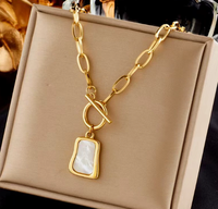 Collier long personnalisé en acier inoxydable 316L avec pendentif médaillon en zircon carré, nœud, perle et coquille blanche pour femme