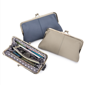 Cartera de Mano de Cuero con Cierre de Beso, Bolsa de Almacenamiento de Gran Capacidad con Múltiples Bolsillos para Teléfono Celular, Tarjetas, Efectivo y Monedas, Bolsa de Mano de Cuero para Mujer - Product Image 1