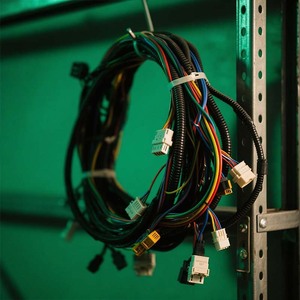 Faisceau de câblage industriel avec connecteur adaptateur à âme en cuivre et gaine en PVC/PBT, longueur 500 mm, pour utilisation en armoire PLC - Product Image 1