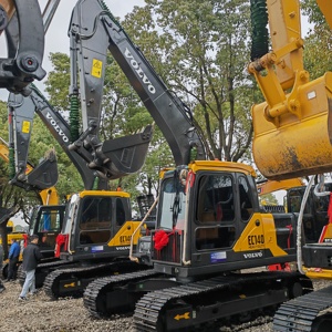 รถขุดตีนตะขาบ Volvo EC140 มือสองของแท้ ลดราคาพิเศษ รถขุดไฮดรอลิก Volvo EC140B EC140D มือสอง สำหรับงานก่อสร้าง - Product Image 1