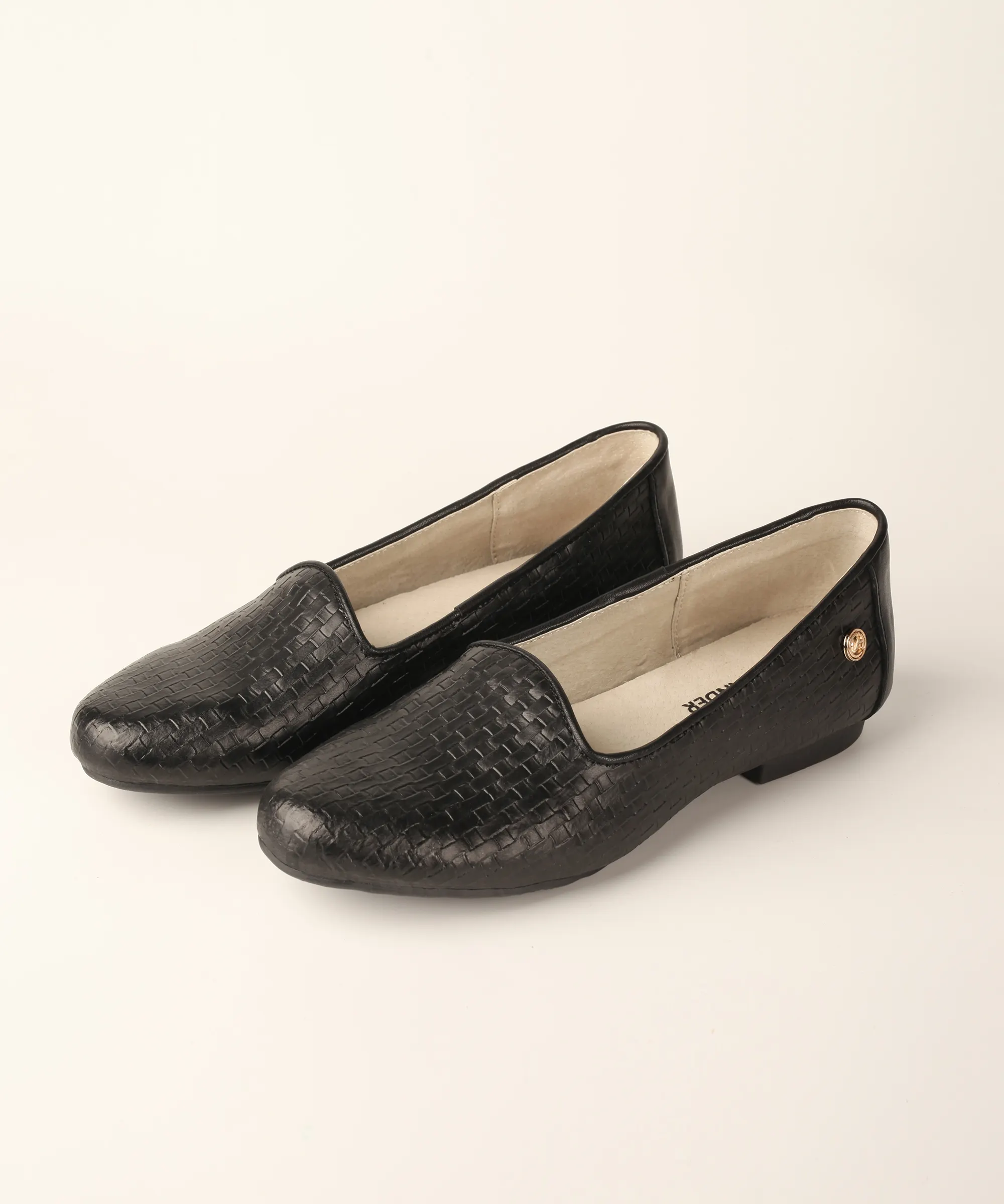 Kadınlar için klasik siyah kare ayak rahat yaz sandalet hakiki deri düz ayakkabı
