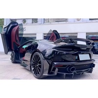 Kit carrosserie BUGE style PRO en fibre de carbone sèche : lèvre avant, diffuseur arrière, jupes latérales, ailerons arrière compatibles avec McLaren GT