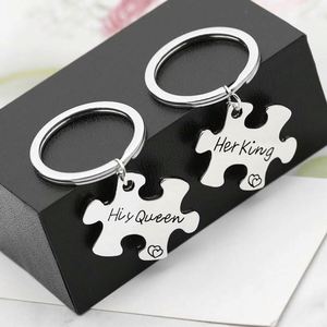 Letras Personalizadas Her King His Queen Moda Parejas Novia <span class=keywords><strong>Novio</strong></span> <span class=keywords><strong>Regalo</strong></span> de San Valentín Rompecabezas para Él y para Ella Llaveros de Metal - Product Image 5