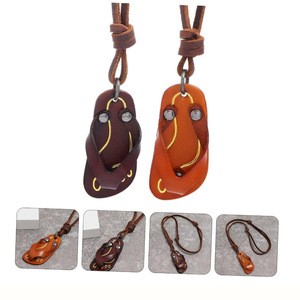 Nouveau porte-lunettes en cuir style pantoufle, parfait pour assortir aux tenues, chaîne à lunettes et style urbain tendance - Product Image 1
