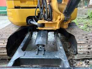 Miniexcavadora Usada CAT 304C CR, Excavadora Compacta Original Caterpillar de 4 Toneladas para Trabajos de Jardinería, Alcantarillado y Obras Municipales - Product Image 6