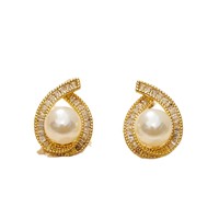 Boucles d'oreilles en perles de haute qualité, élégantes et tendance, avec un design original et des accessoires en laiton