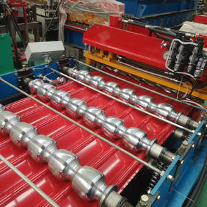 In <span class=keywords><strong>China</strong></span> Hergestellte Farbstahl-Fliesenformmaschine Rollladenmaschine Bambus-Glasur-Herstellungsmaschine - Product Image 6