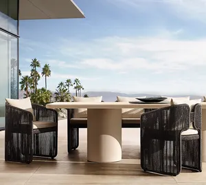新来者和流行的铝合金和手工编织餐椅，用于户外餐厅和露台餐椅