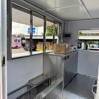 Kiosque mobile carré spacieux de 3 m avec cuisine complète et fenêtre de service pour la vente de crêpes, de hot-dogs, de snacks et de nourriture