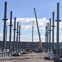Structure en acier, bâtiment métallique, grande portée, utilisation de l'espace à haute intensité, entrepôt préfabriqué en acier