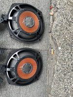 Pour BMW E60 E61 E65 E66 E82 E87 E90 E91 E92 et E93, le subwoofer de 8 pouces est un accessoire populaire pour les modèles avec système audio Harman Kardon