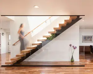 シングルストリンガー付きプレハブ鋼DIY鋼木製階段階段
