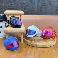 Porte-clés coloré en forme de casque de moto 3D, breloque de sac en plastique, mini porte-clés en ABS pour cadeau et promotion