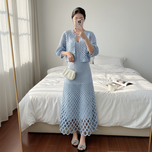 Conjunto <span class=keywords><strong>de</strong></span> Vestido <span class=keywords><strong>de</strong></span> Moda para Vacaciones, Elegante Abrigo <span class=keywords><strong>de</strong></span> Punto Calado con Vestido Halter, Conjunto <span class=keywords><strong>de</strong></span> Dos Piezas - Product Image 1