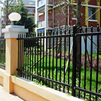 Système de garde-corps contemporain en acier galvanisé et en fer thermolaqué noir pour terrasses de villas et rampes d'escalier