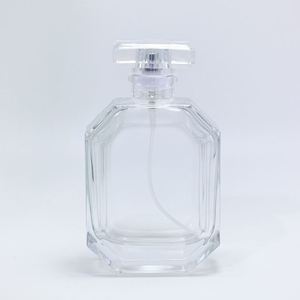 Flacons de parfum en verre plat de luxe 100ml 50ml 30ml avec pulvérisateur à pompe recyclable et design personnalisable en stock - Product Image 5