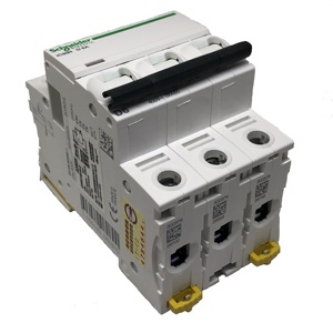 Interruptor de Circuito en Miniatura Industrial A9F74306 IC60N, 3P 6A, Curva C, MCB, PA66 - Product Image 2