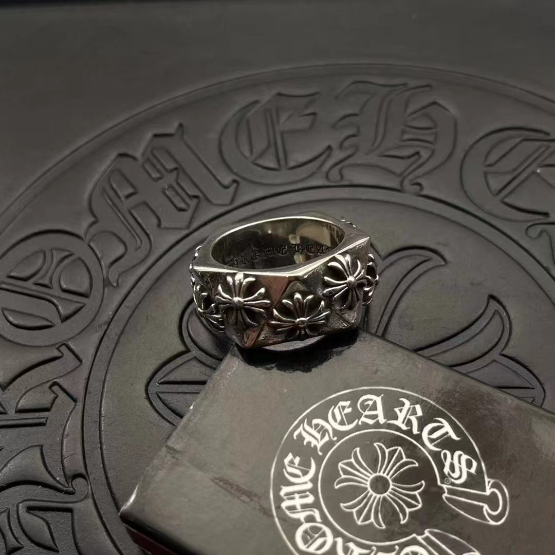 Anillo cruzado de diamantes