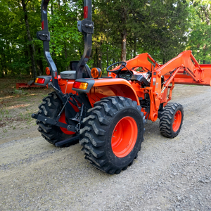 Tractor de Ruedas Kubota L2501 4WD Original con Cargador Frontal, Equipo Agrícola Rojo - Product Image 1