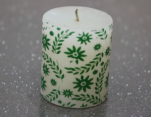 Elegante Vela de Parafina Verde con Diseño Floral (3x3 Pulgadas), Hecha a Mano, Ecológica, para Decoración de Bodas, Fiestas y Hogar - Product Image 2