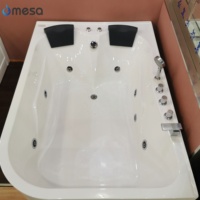 Baignoire à tourbillon d'angle en acrylique pour 2 adultes avec jets de massage dans la salle de bain