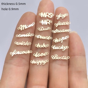 Colgante de Letra con la Palabra 'Hope' (Esperanza), 'Wish' (Deseo), 'Trust' (Confianza) y 'Faith' (Fe), Chapado en Oro Real de 14K, con Doble Orificio para Hacer Pulseras y Collares - Product Image 2
