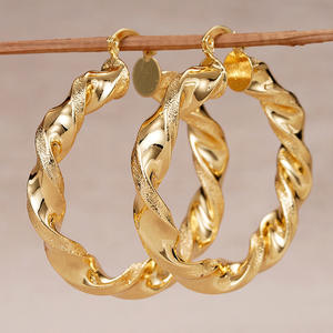 E4443 Orecchini a Cerchio Dorati in Lega di Zinco Stile Classico Gioielli Unisex alla Moda - Product Image 4