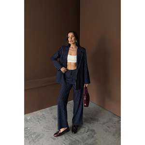 Elegante Conjunto de Traje Azul Marino a Rayas para Mujer con Decoración de Botones en Tela de Lana - Product Image 6