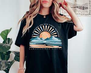 Camiseta Religiosa OEM ODM, Camiseta Cristiana, Ropa Inspiradora, Camiseta de Fe, Camiseta con Versículo Bíblico, Las Misericordias de Él son Nuevas Cada Mañana - Product Image 4